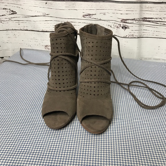 Very Volatile Open Toe Heeled Beige Booties Sz9 - Picture 3 of 8